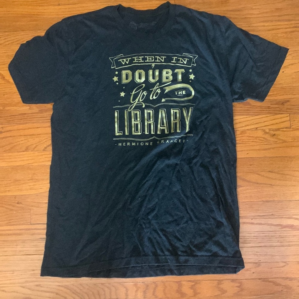 Our Of Print Harry Potter T-Shirt XL in great condition!